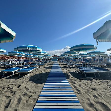 Hotel Bagno Stella Del Mare Марина-ди-Каррара Экстерьер фото
