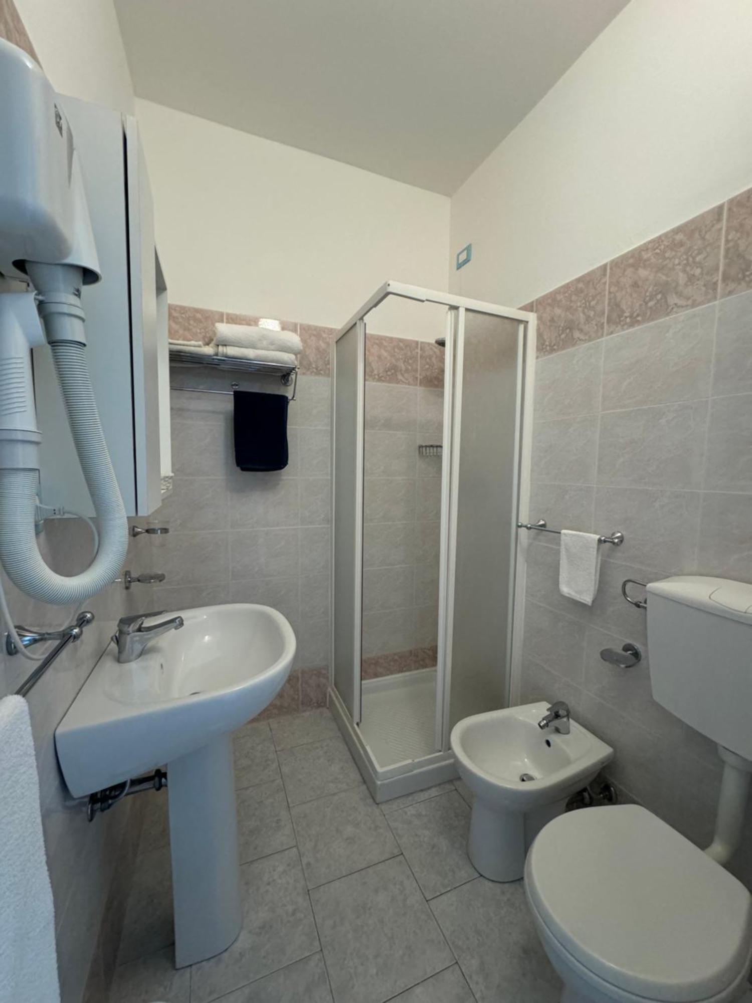 Hotel Bagno Stella Del Mare Марина-ди-Каррара Экстерьер фото