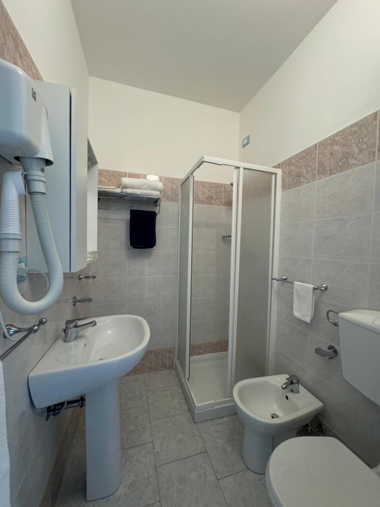 Hotel Bagno Stella Del Mare Марина-ди-Каррара Экстерьер фото
